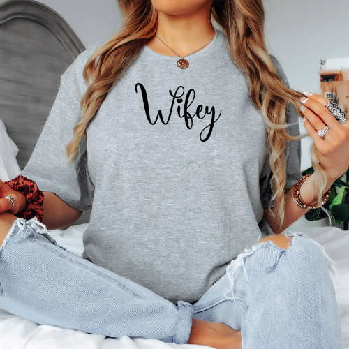WifeyTee - Black Print